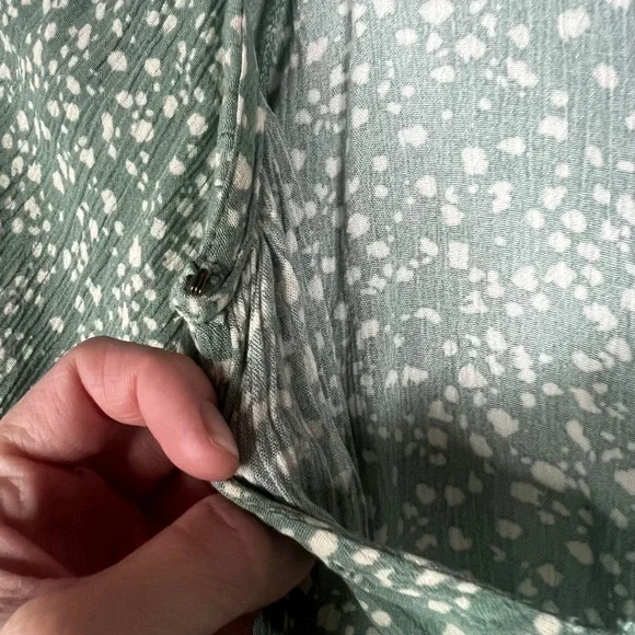 Maurices Shirt Women XS Green White Dot Print V-Neck Smocked Peasant Blouse Boho - Picture 9 of 9